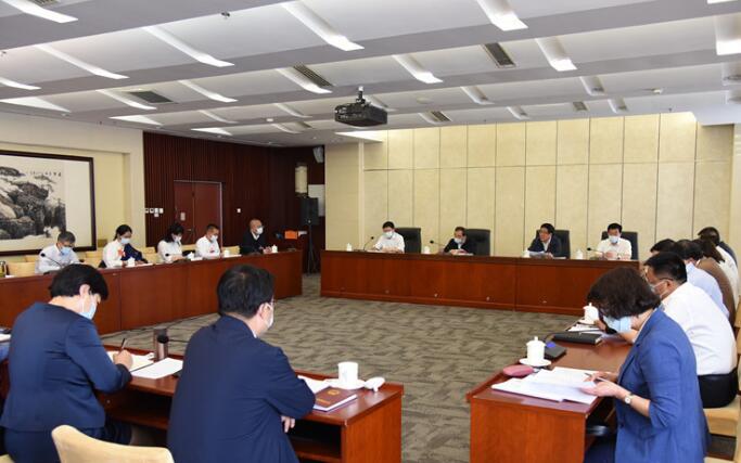 【兩會快訊】甘肅代表團(tuán)分組審議全國人大常委會工作報告，林鐸參加第一小組會議并發(fā)言