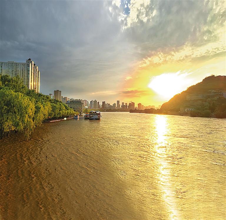 黃河今年第2號洪水出現(xiàn)  黃河蘭州段啟動Ⅳ級應(yīng)急響應(yīng) 昨晚11時(shí)水流量已達(dá)3100m3/s 呈繼續(xù)上漲趨勢