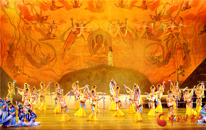 8月8日晚，《絲路花雨》《大夢(mèng)敦煌》首次同臺(tái)亮相蘭州