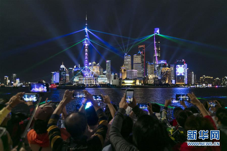 (新華全媒頭條·圖文互動)(5)流動中國折射復蘇新氣象——透視“十一”黃金周