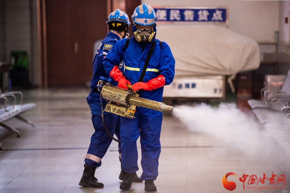 【新春走基層】護(hù)航回家路，蘭州車站這波操作很硬核！