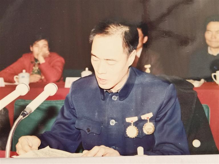 尋訪百名先鋒黨員  他用13年的時(shí)間完成28年的工作量——記“刀具大王”、全國(guó)勞模、蘭州通用機(jī)器廠工人技師蘆聚才