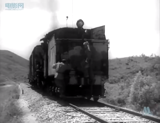 【微黨史】《鐵道游擊隊》敵人投降 戰(zhàn)士們凱旋歡呼
