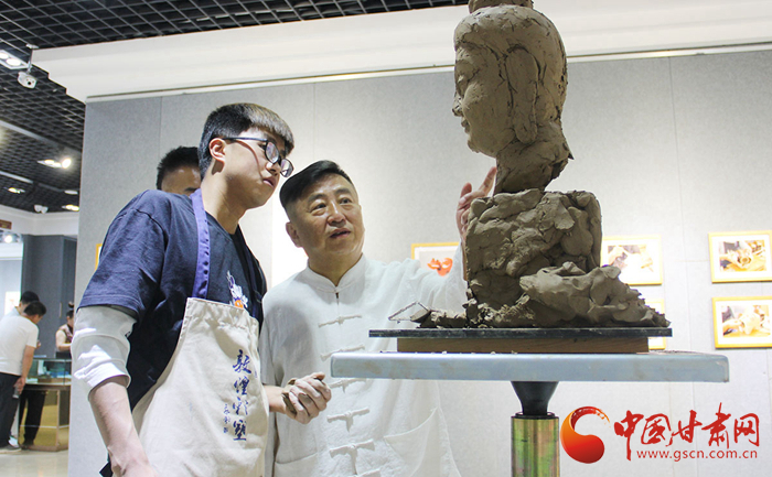 “敦煌之緣·匠人匠心”中國(guó)敦煌·日本福島工藝品寫真展亮相敦煌