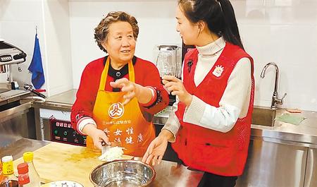 居家養(yǎng)老托起幸?！跋﹃?yáng)紅”——甘肅建設(shè)多元養(yǎng)老服務(wù)體系讓老年人安度晚年