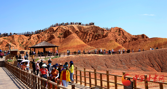 端午假期張掖共接待游客87.05萬(wàn)人次，實(shí)現(xiàn)旅游收入4.64億元