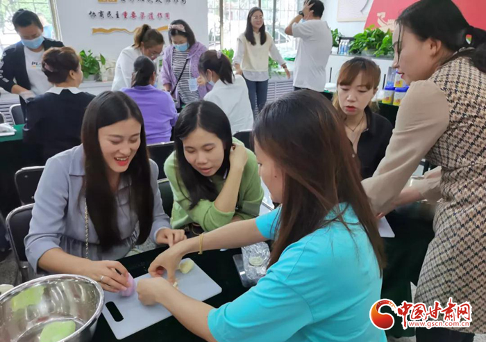 解鎖新技能！蘭州七里河區(qū)秋天的第一份手工月餅來了