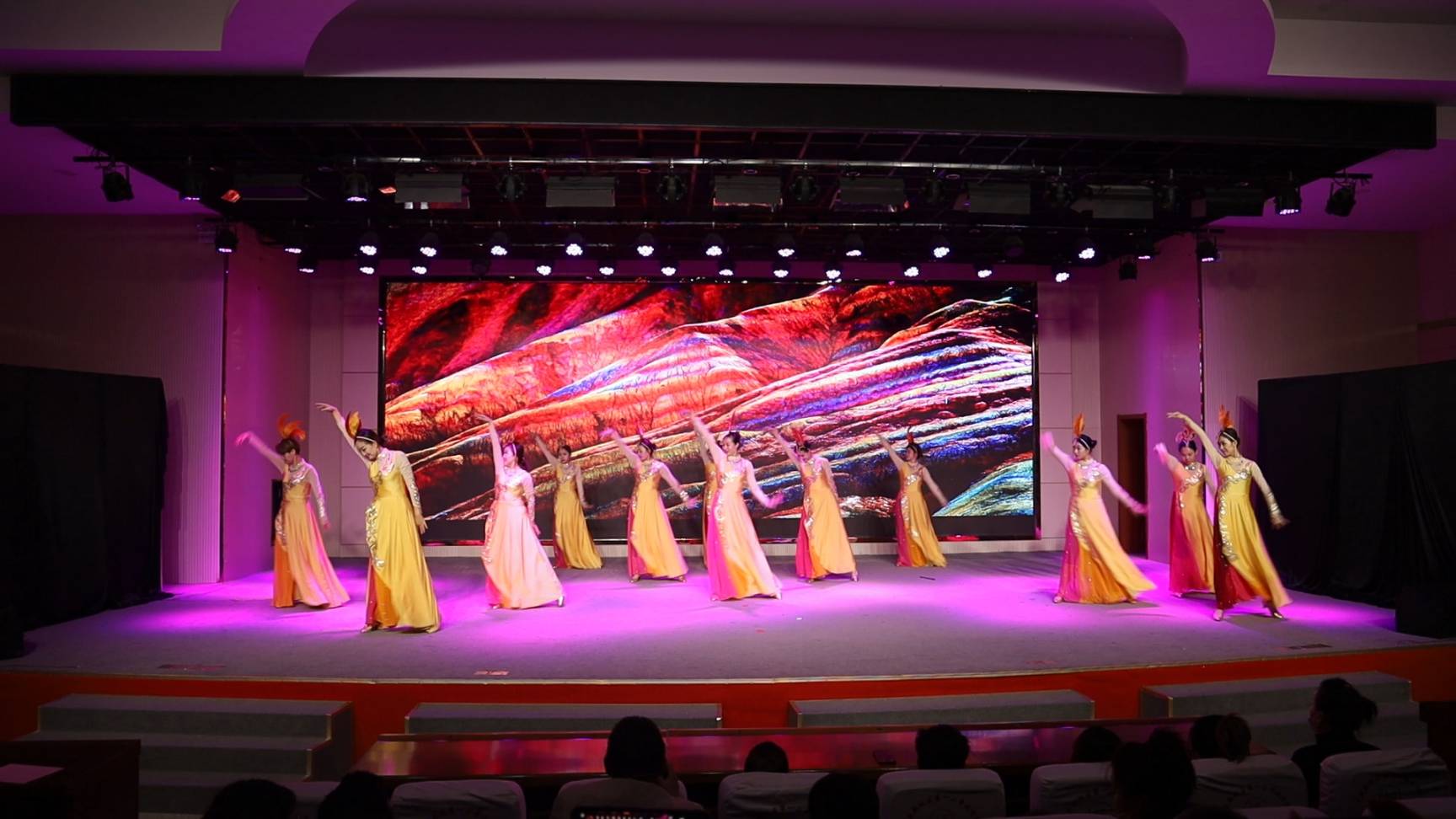 張掖市非遺舞臺(tái)劇《寶卷印象》在武威、金昌等市州上演