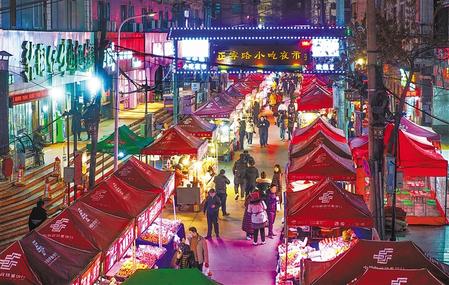 蘭州市城關區(qū)正寧路小吃夜市、南關民族風味一條街恢復營業(yè)
