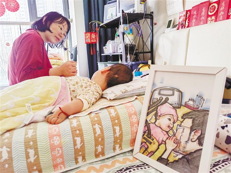 坐在盆里的小雪人結(jié)晶了爸爸媽媽對我的深愛