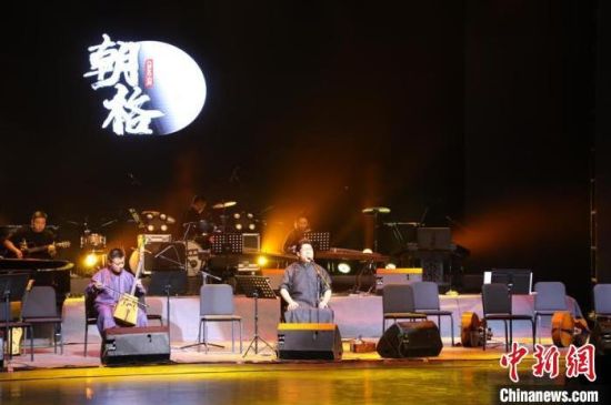 圖為甘肅本土原生態(tài)樂隊“朝格組合”在蘭州演出。(資料圖) 受訪人供圖