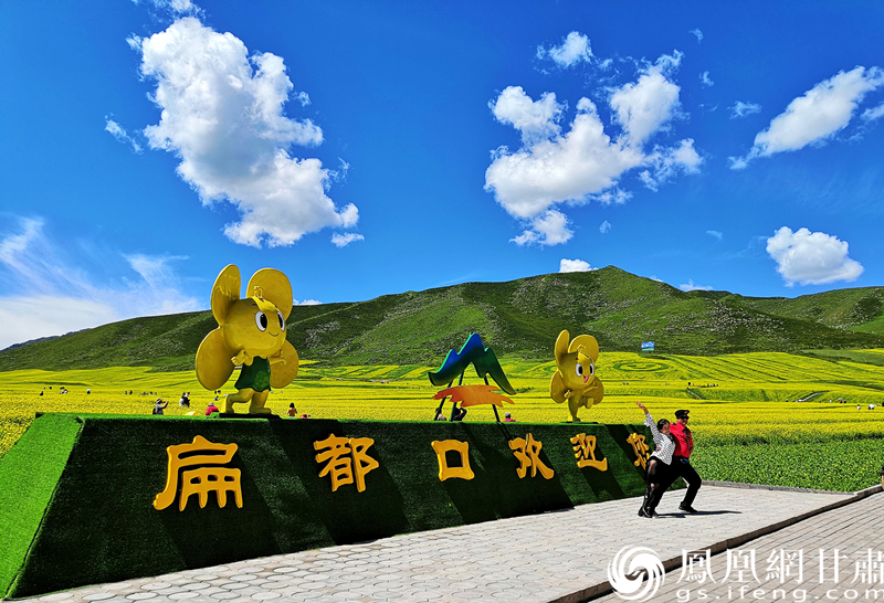 河西走廊張掖扁都口，古絲綢之路要道。王振武 攝