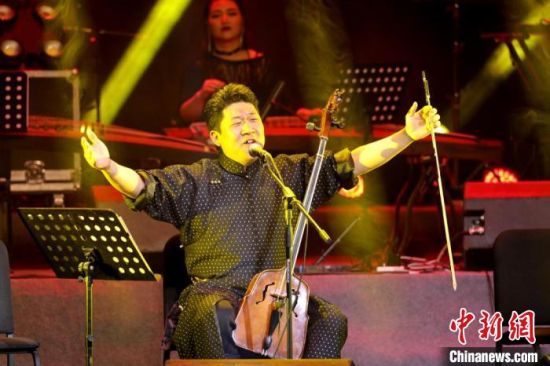 圖為樂隊(duì)主創(chuàng)巴依勒格。(資料圖) 受訪者供圖