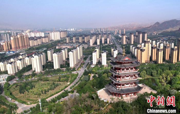 圖為“南涼古都”樂都朝陽山片區(qū)的今朝。　薛蒂 攝