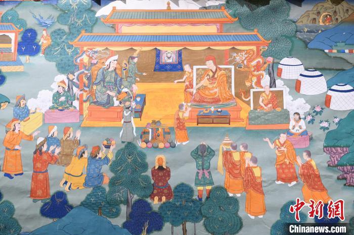 8月20日，在蘭州市博物館展出的大型歷史題材卷軸唐卡“涼州會盟”?！〈魑牟?攝