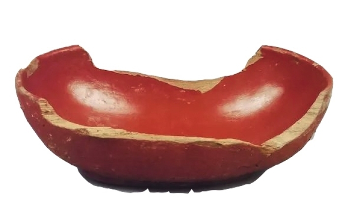 懸泉置出土的漆耳杯(來(lái)源:澎湃新聞)