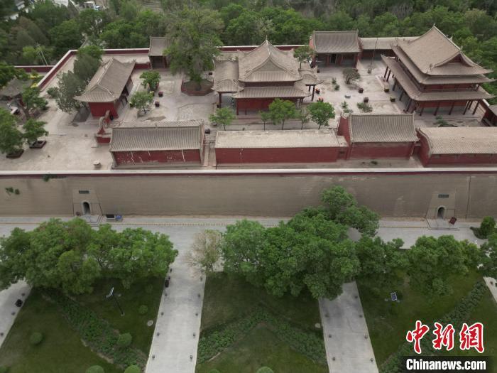 5月16日，航拍下的雷臺漢墓墓室入口。戴文昌　攝