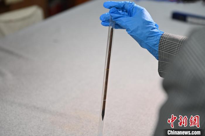 2024年5月7日，甘肅省博物館館藏國寶級文物“白馬作”毛筆。李亞龍　攝